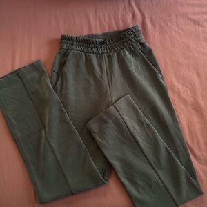 Lululemon Soft Streme Sweatpants size 0